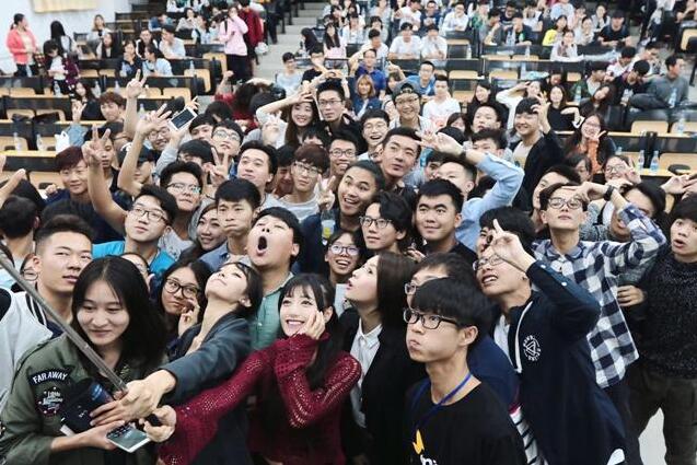 《微能力者》校园见面会 狂吸95后迷妹迷弟